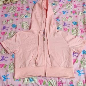 [SOLD ON DEPOP] TEDDY ZIP SHORT SLEEVE CROP HOODIE 🧸